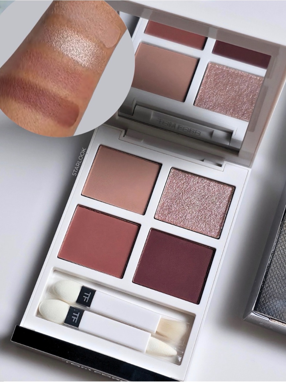 Tom Ford Eyeshadow Palette   
01 Chalet Mink – Brand New